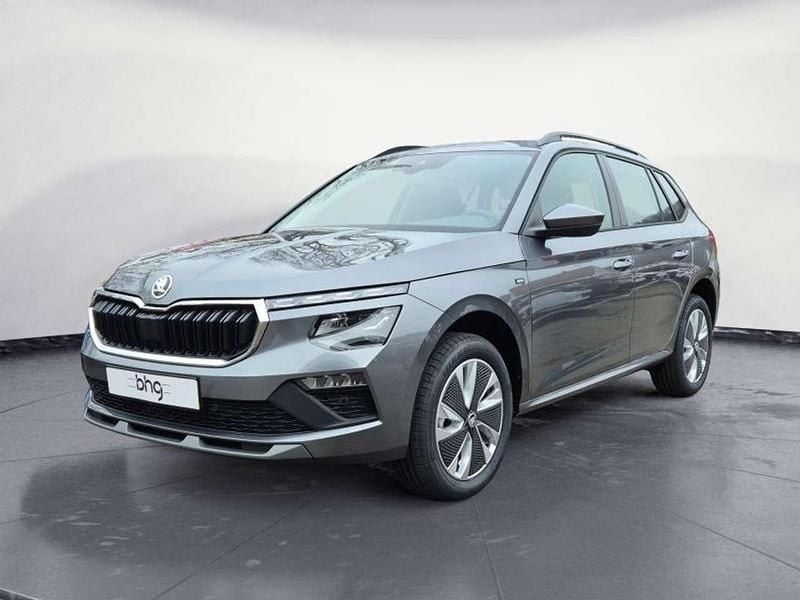 Grau Neu 2025 Skoda Kamiq Drive SUV | 34.890 € (Teuer) - Bild 1/4