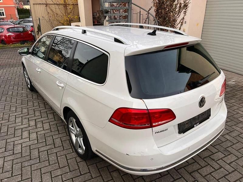 Gebraucht VW Passat Business 150 PS (110 kW) 2013 Weiß Kombi