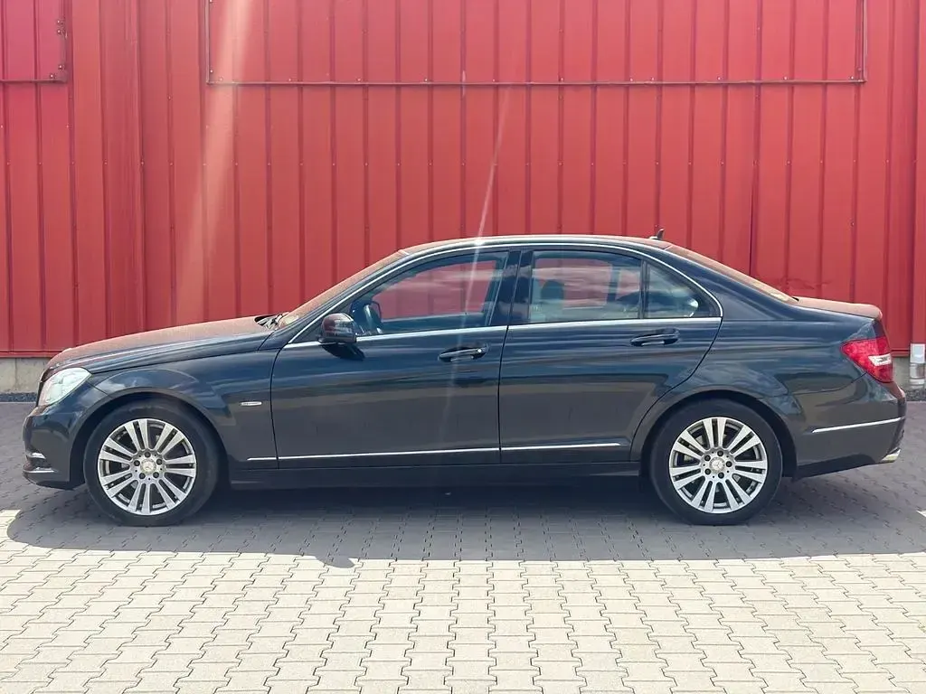 Gebraucht Mercedes C220 170 PS (125 kW) 2012 Schwarz Limousine