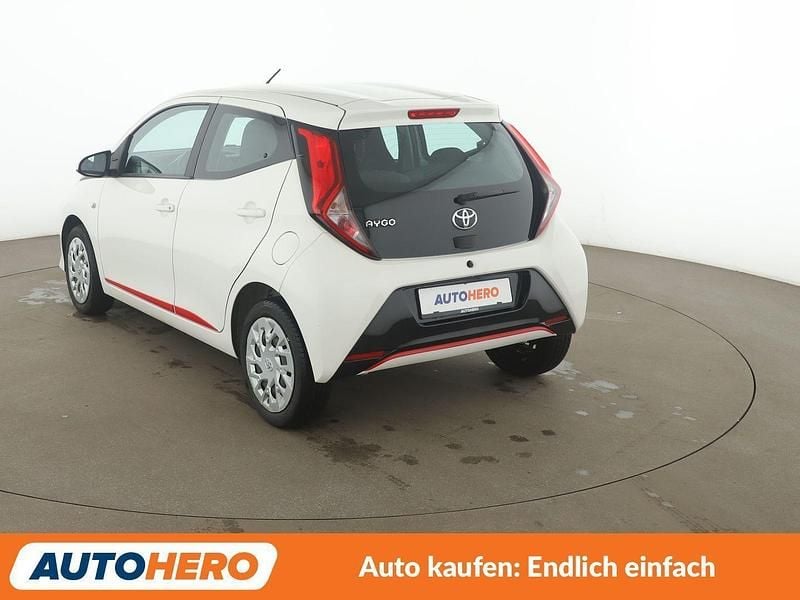 Gebraucht Toyota Aygo X-clusiv 72 PS (52 kW) 2019 Weiß Kleinwagen