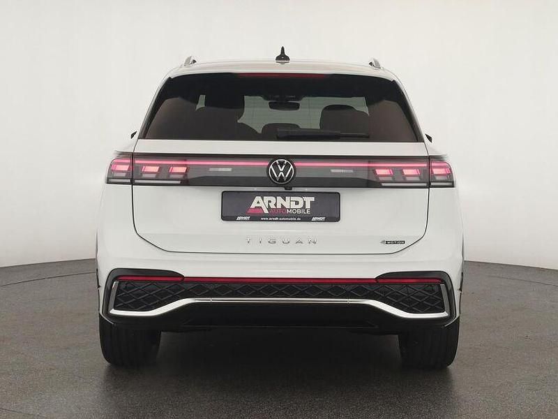 Gebraucht VW Tiguan R-line 193 PS (141 kW) 2025 Pure white SUV