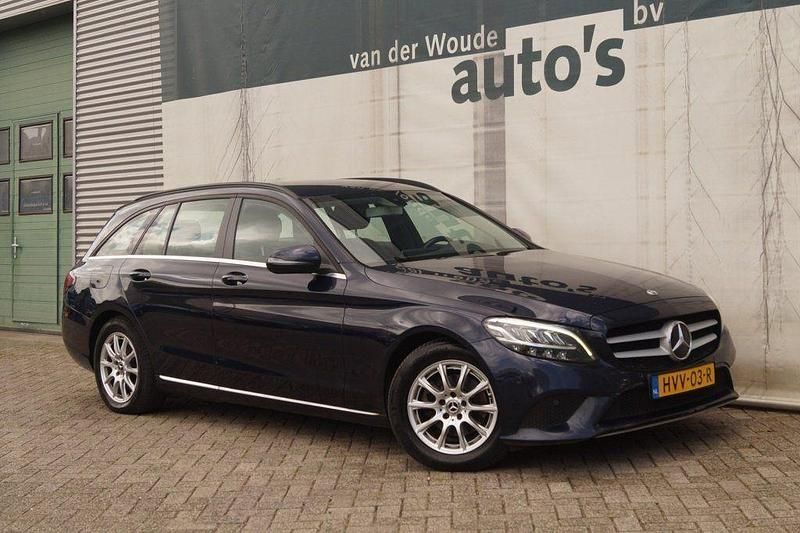 Second-hand Mercedes C180 Business 122 CP (89 kW) 2019 Albastru Break