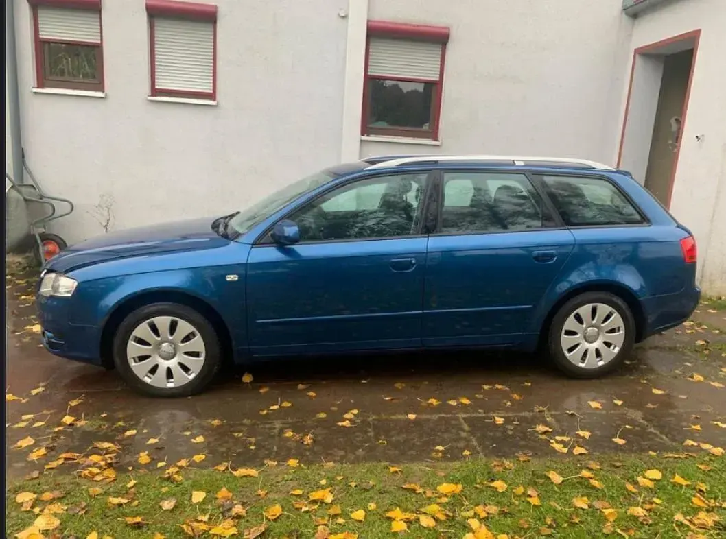 Gebraucht Audi A4 163 PS (119 kW) 2005 Blau Kombi