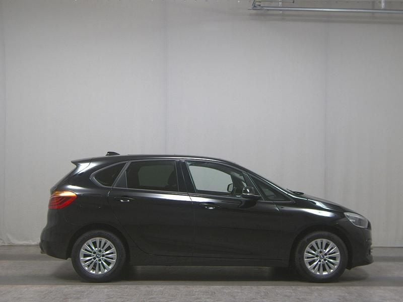Schwarz Gebraucht 2021 BMW 218 Active Tourer Advantage Van / Kleinbus | 14.480 € (Superpreis) - Bild 1/4
