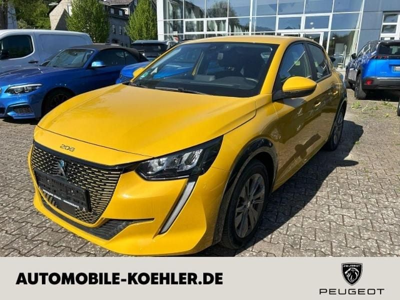 Gebraucht Peugeot 208 Active 100 kW (136 PS) 2021 Lack gelb faro/typ aussenverkleidung met (metallic) Kleinwagen