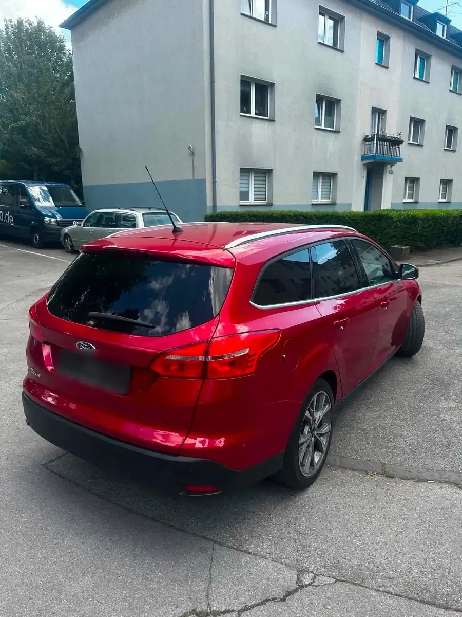 Gebraucht Ford Focus 120 PS (88 kW) 2016 Rot Kombi