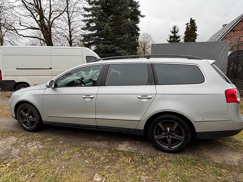 Gebraucht VW Passat 140 PS (102 kW) 2008 Grau Kombi