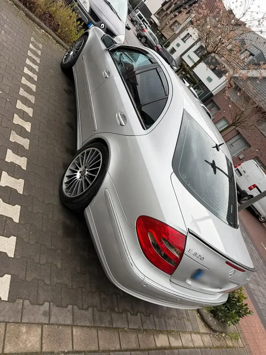 Gebraucht Mercedes 320 248 PS (182 kW) 2005 Grau Limousine