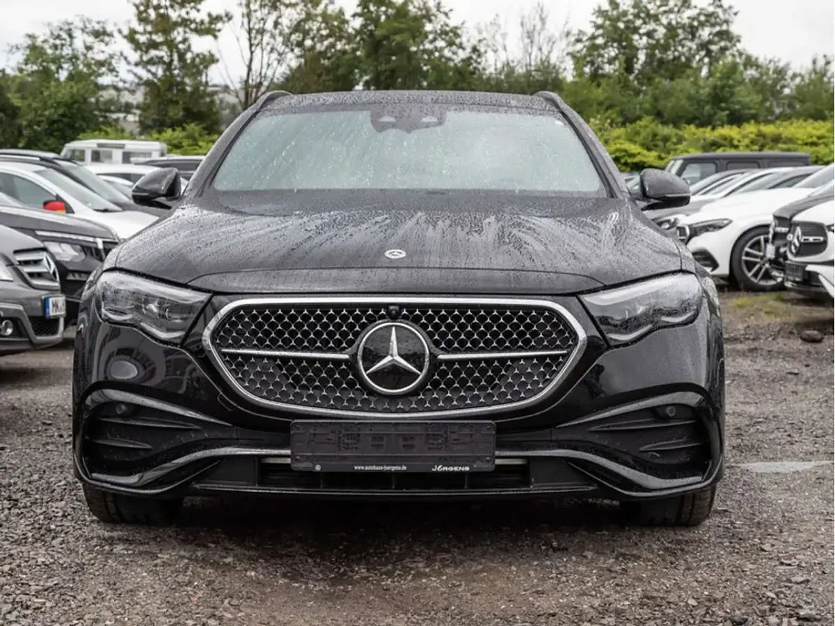 Gebraucht Mercedes E300 AMG 197 PS (144 kW) 2025 Schwarz metalliclack obsidians Kombi
