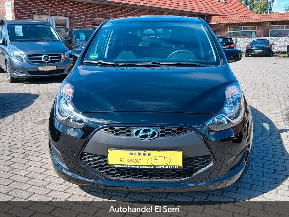 Gebraucht Hyundai ix20 Classic 90 PS (66 kW) 2016 Schwarz Kleinwagen