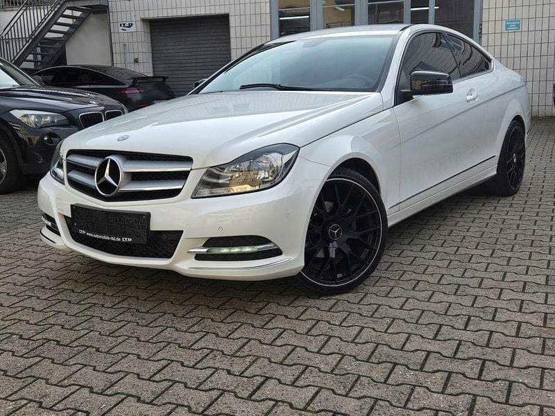 Weiß Gebraucht 2012 Mercedes C180 Sport Coupé | 8.999 € (Guter Preis) - Bild 1/4