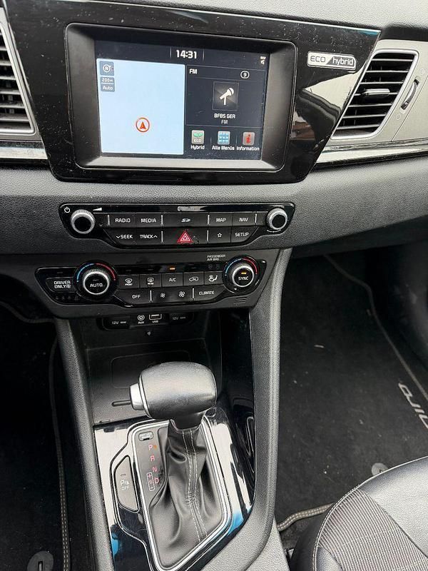 Gebraucht Kia Niro Vision 105 PS (77 kW) 2019 Grau SUV