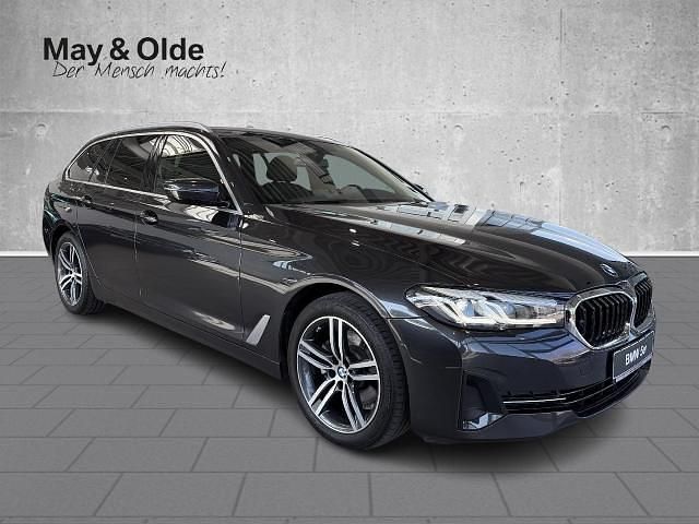 Gebraucht BMW 520 190 PS (139 kW) 2022 Grau Kombi