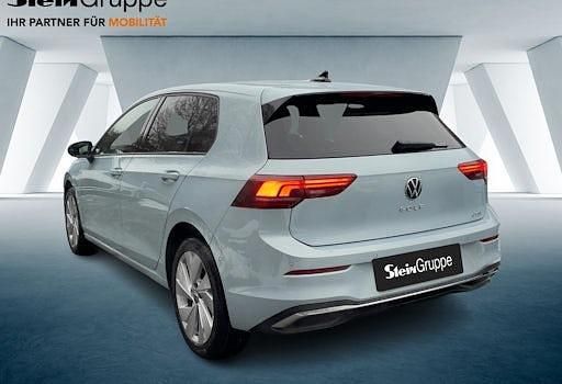 Neu VW Golf VIII Life 116 PS (85 kW) 2026 Blau Limousine