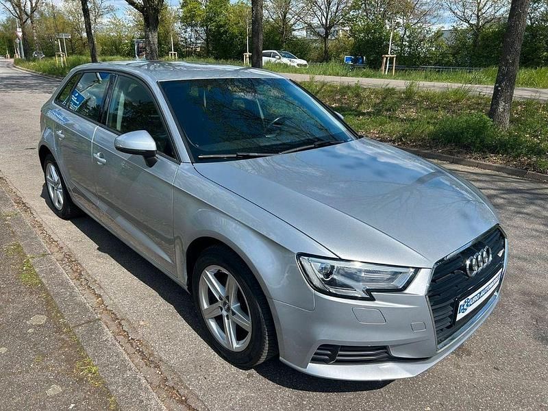 Gebraucht Audi A3 110 PS (80 kW) 2017 Silber Limousine