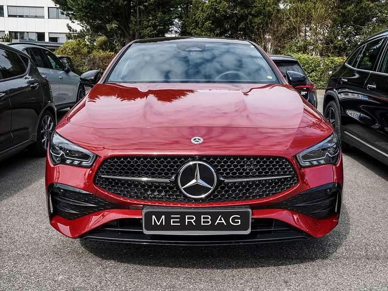 Gebraucht Mercedes CLA250e Shooting Brake AMG line 218 PS (160 kW) 2024 Patagonienrot bright Kombi