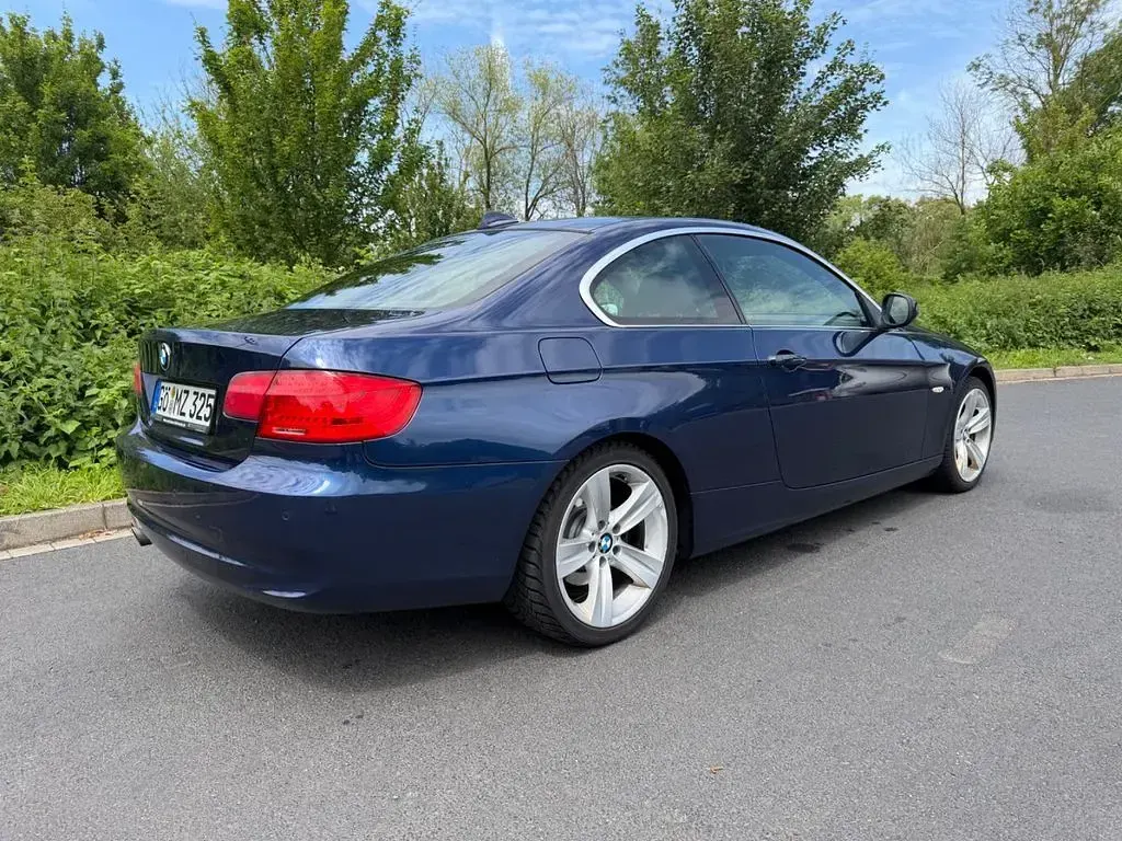 Gebraucht BMW 325 218 PS (160 kW) 2010 Blau Coupé