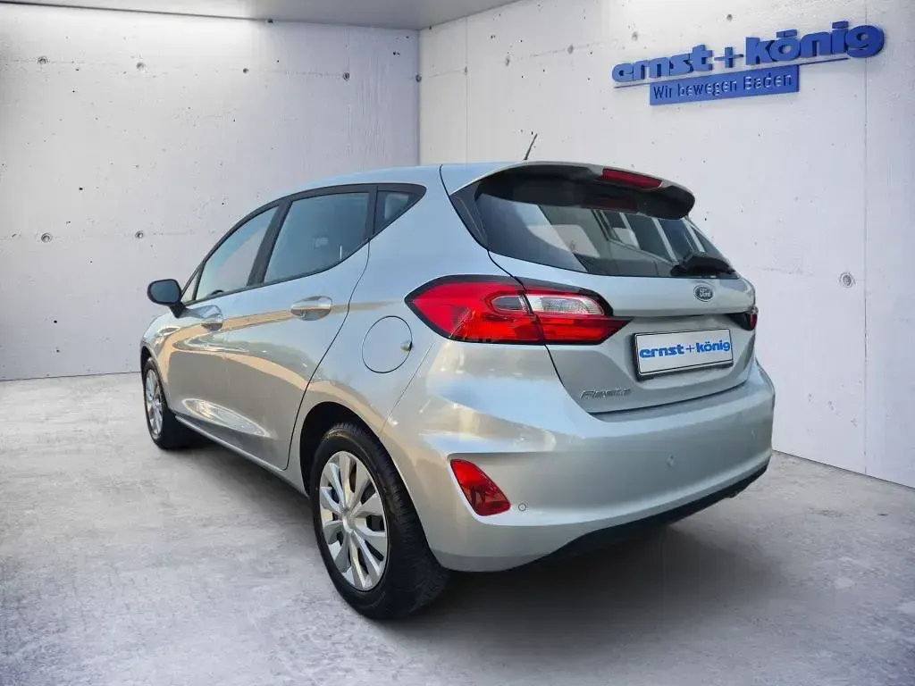 Gebraucht Ford Fiesta Cool & Connect 101 PS (74 kW) 2023 Moondust silver (metallic) Kleinwagen