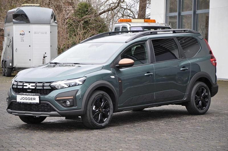 Neu Dacia Jogger Extreme 110 PS (80 kW) 2025 Grün Van / Kleinbus