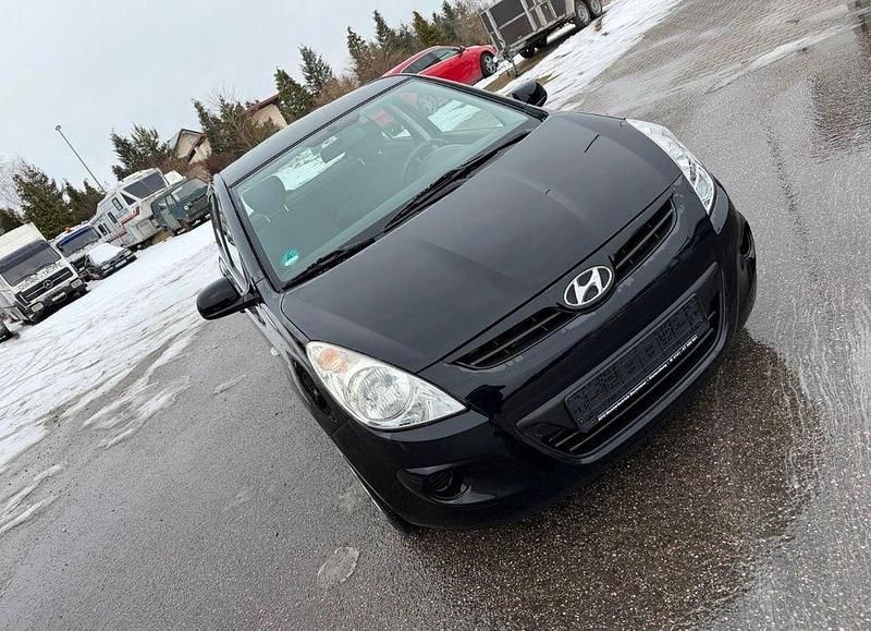 Schwarz Gebraucht 2011 Hyundai i20 Classic Kleinwagen | 3.250 € (Etwas zu teuer) - Bild 1/4