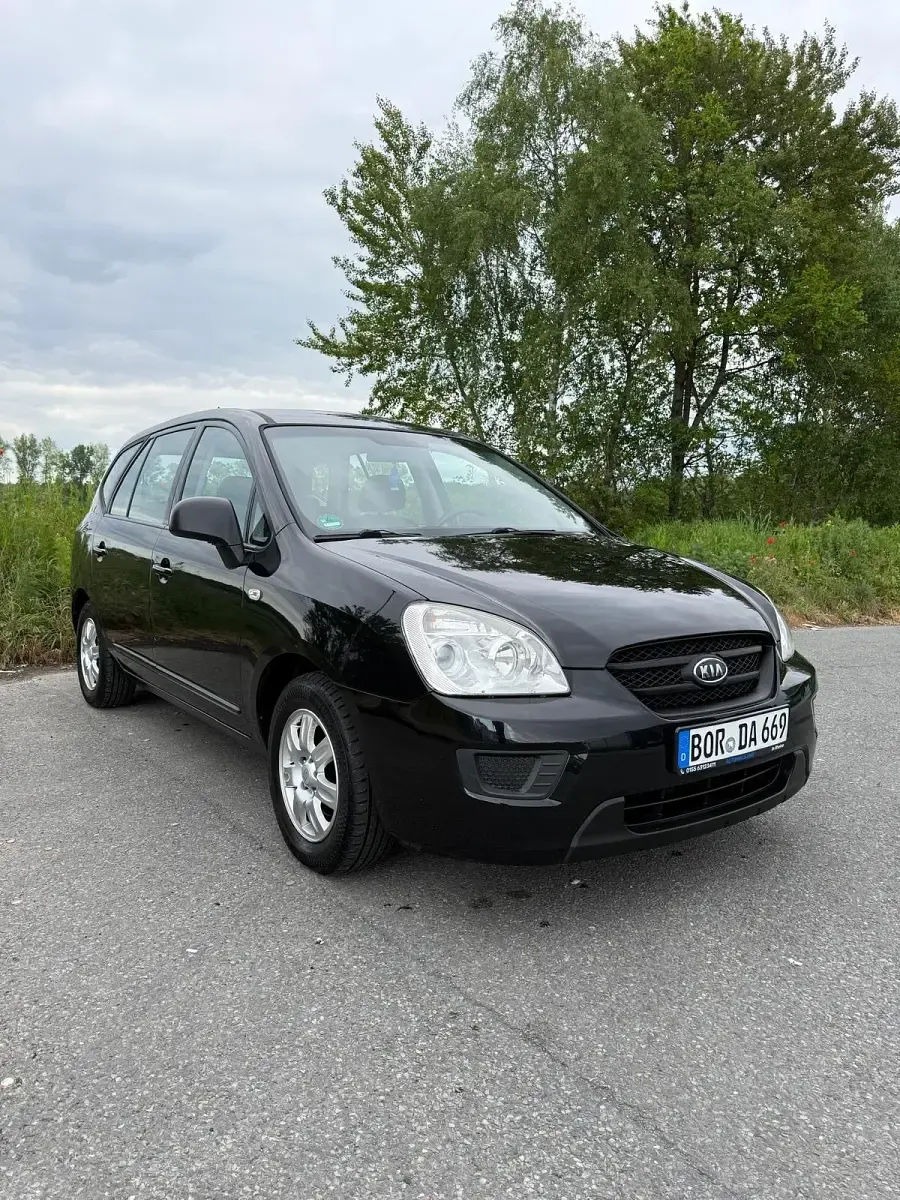 Gebraucht Kia Carens 140 PS (102 kW) 2009 Schwarz Van / Kleinbus