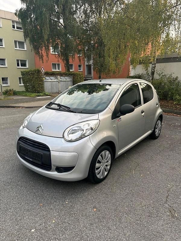 Grau Gebraucht 2011 Citroën C1 Kleinwagen | 2.800 € (Guter Preis) - Bild 1/4