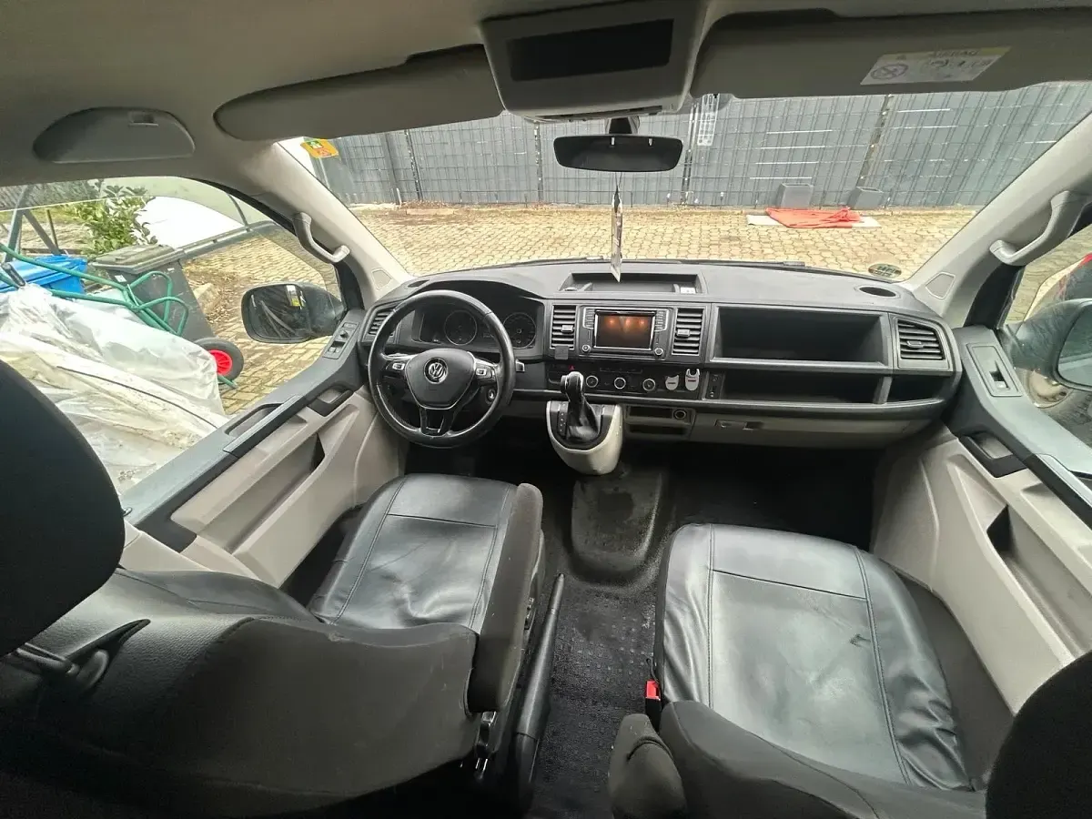 Gebraucht VW Transporter 140 PS (102 kW) 2016 Grau Van