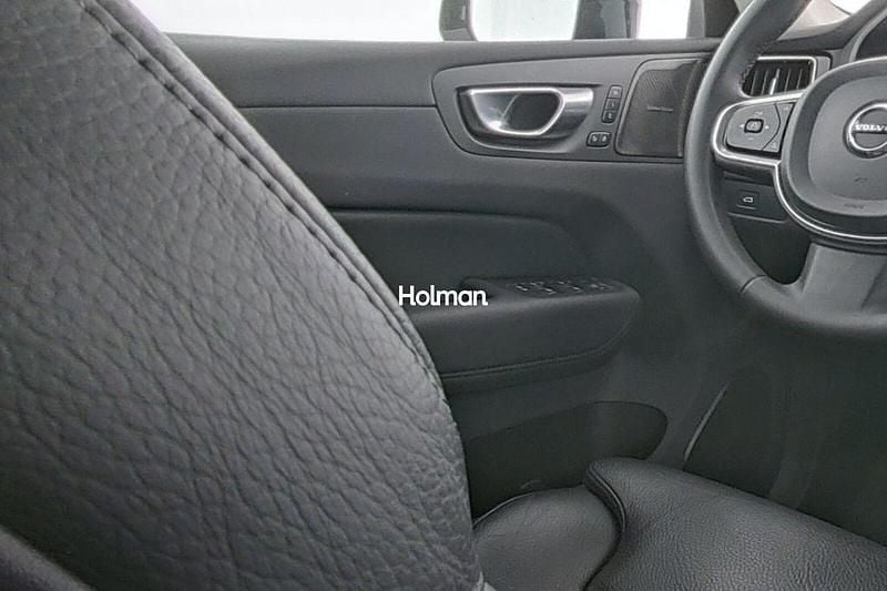 Gebraucht Volvo XC60 Plus 197 PS (144 kW) 2023 Schwarz SUV