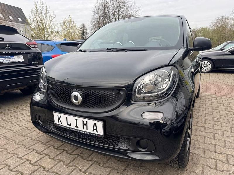 Gebraucht Smart ForFour 61 PS (44 kW) 2016 Schwarz Kleinwagen