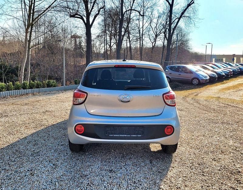 Gebraucht Hyundai i10 YES! 67 PS (49 kW) 2018 Silber Kleinwagen