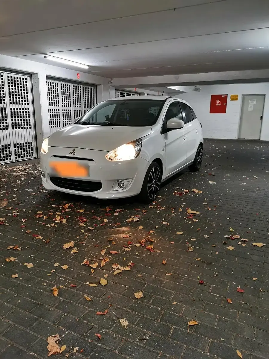 Gebraucht Mitsubishi Space Star Diamant Edition 80 PS (58 kW) 2016 Weiß Kleinwagen
