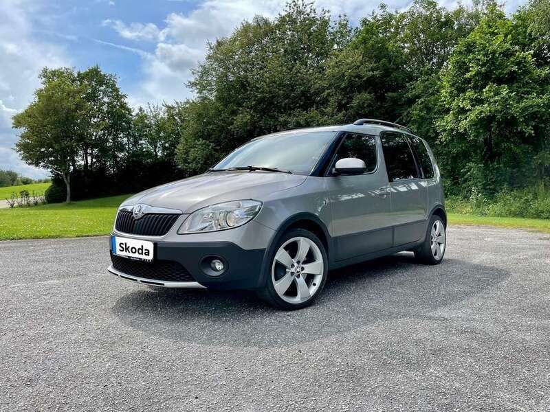 Beige Gebraucht 2012 Skoda Roomster Plus Edition Kombi | 3.200 € (Guter Preis) - Bild 1/4