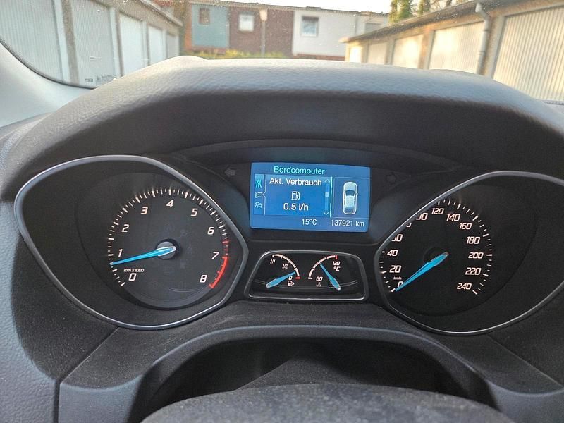 Second-hand Ford Focus 100 CP (73 kW) 2012 Argintiu Break