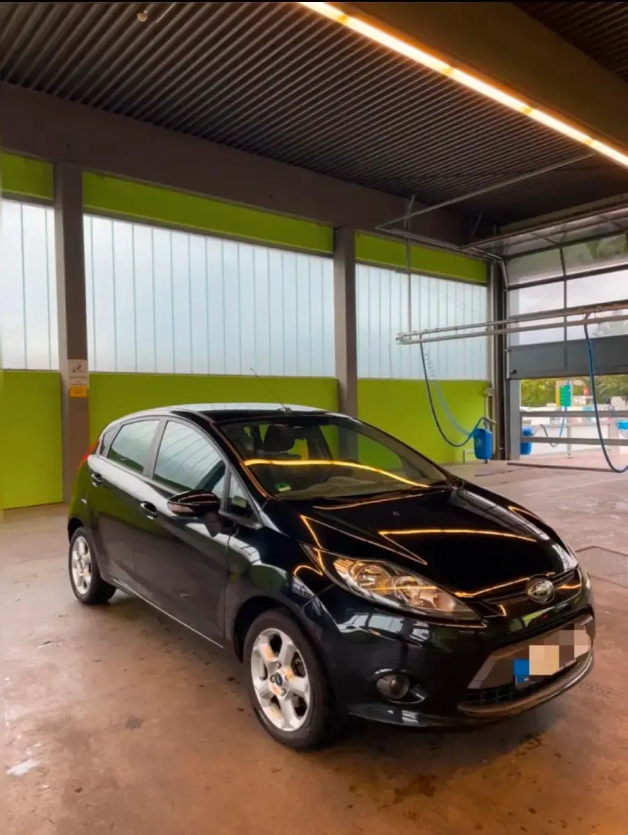 Gebraucht Ford Fiesta 82 PS (60 kW) 2009 Schwarz Limousine