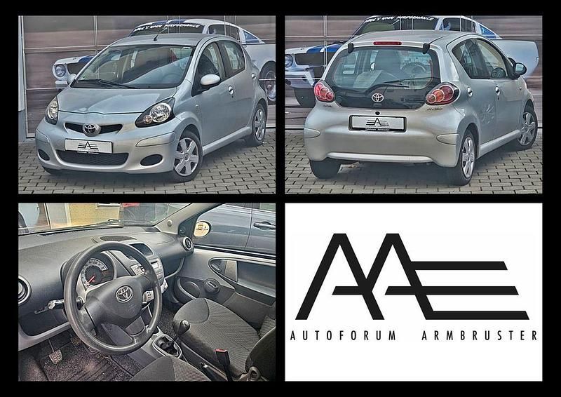 Silber Gebraucht 2009 Toyota Aygo Kleinwagen | 3.990 € (Fairer Preis) - Bild 1/4