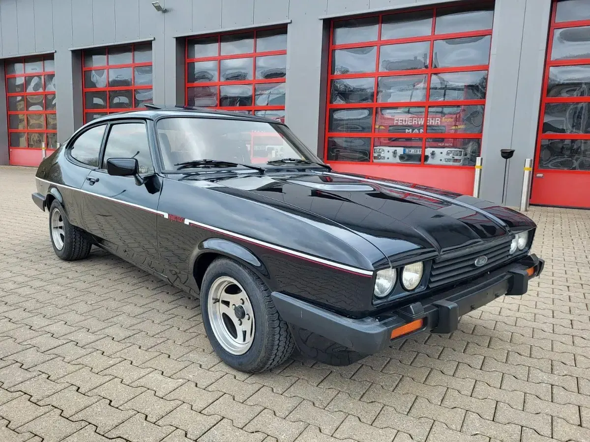 Second-hand Ford Capri 160 CP (117 kW) 1981 Negru Coupe