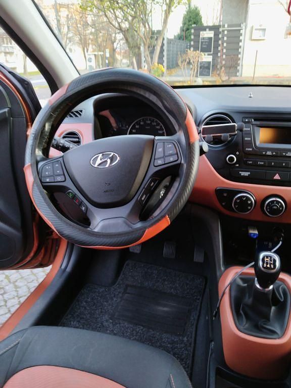 Gebraucht Hyundai i10 Edition 87 PS (63 kW) 2014 Orange Kleinwagen