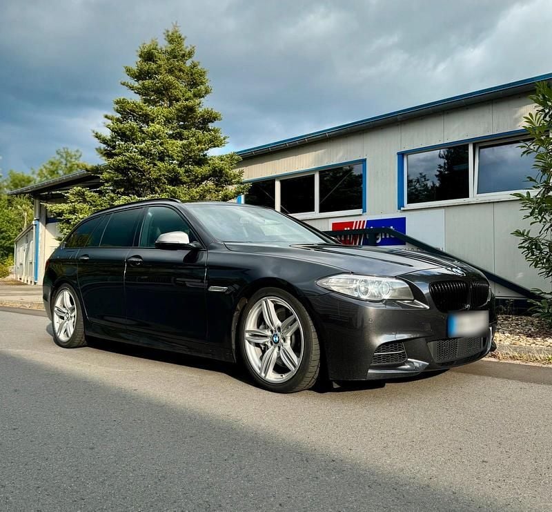 Gebraucht BMW M550 381 PS (280 kW) 2014 Grau Limousine