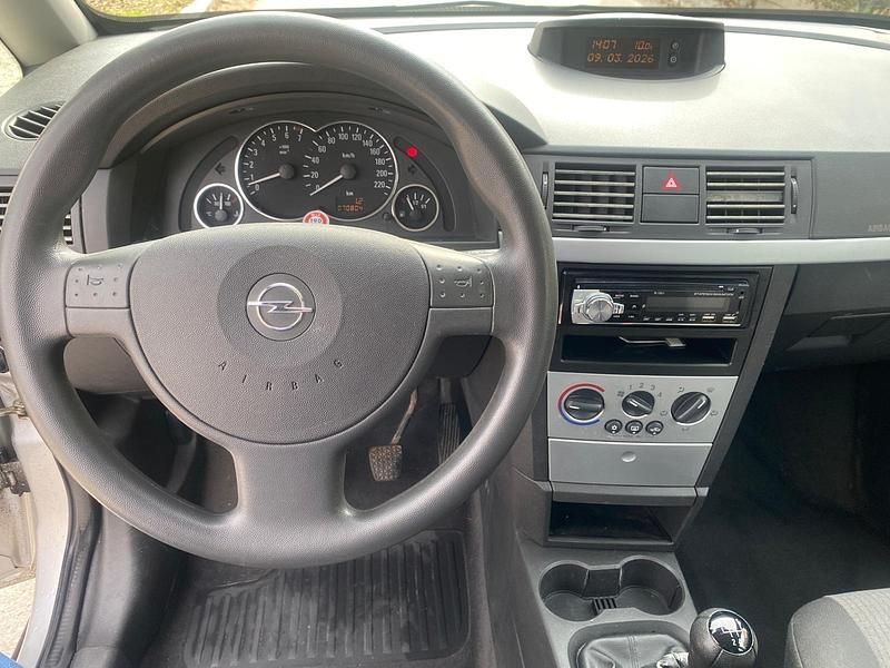 Gebraucht Opel Meriva 87 PS (63 kW) 2004 Silber Van / Kleinbus