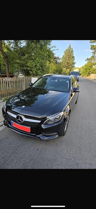 Schwarz Gebraucht 2015 Mercedes C250 Kombi | 11.900 € - Bild 1/4