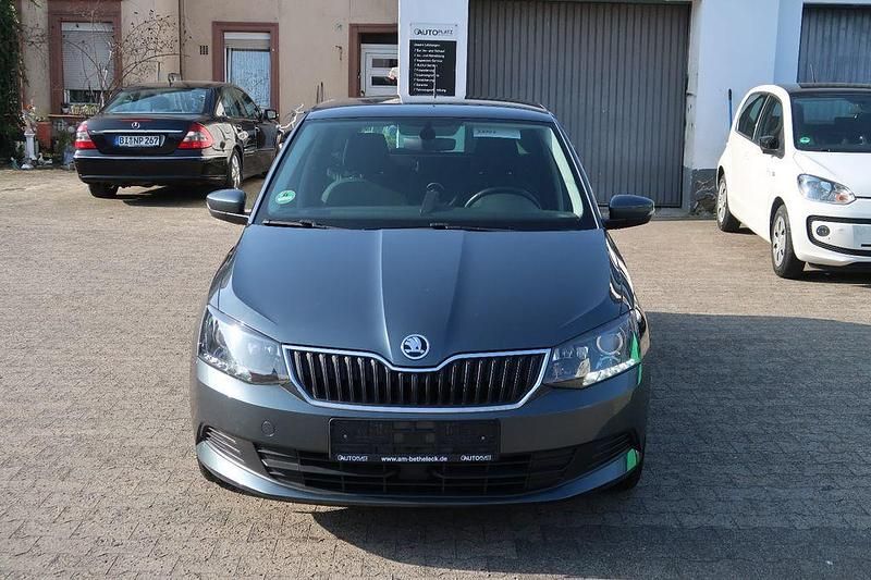 Gebraucht Skoda Fabia Ambition 90 PS (66 kW) 2015 Grau Kombi