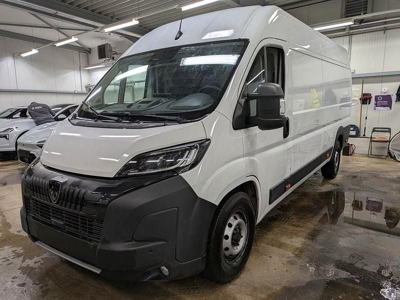 Gebraucht Peugeot Boxer 179 PS (131 kW) 2024 Weiß Van