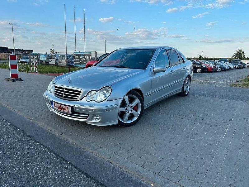 Gebraucht Mercedes C320 224 PS (164 kW) 2006 Silber Limousine