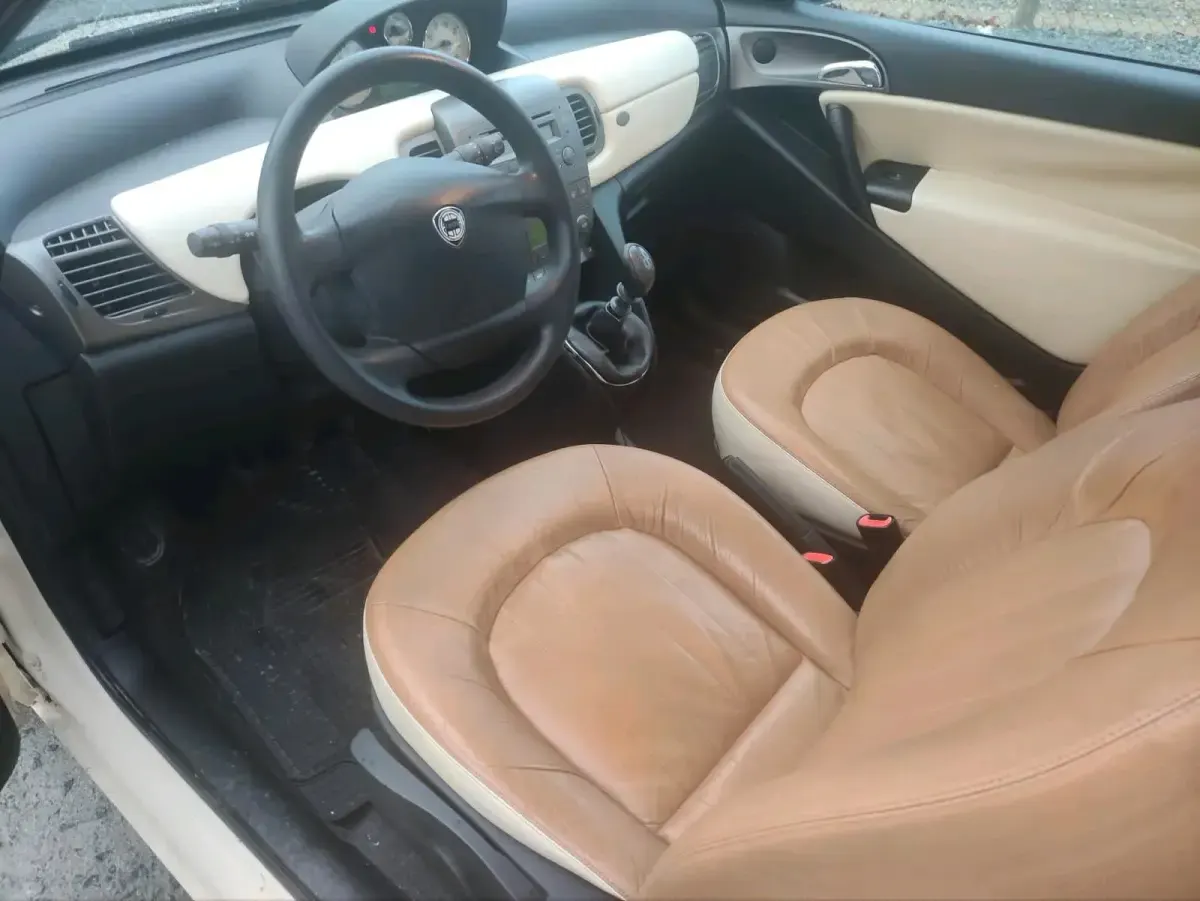 Usata Lancia Ypsilon 70 CV (51 kW) 2004 Giallo Utilitaria