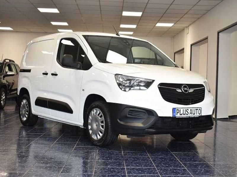 Weiß Gebraucht 2020 Opel Combo Selection Van / Kleinbus | 12.670 € (Guter Preis) - Bild 1/4
