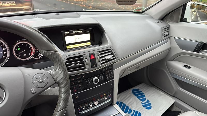 Gebraucht Mercedes E200 184 PS (135 kW) 2010 Weiß Coupé