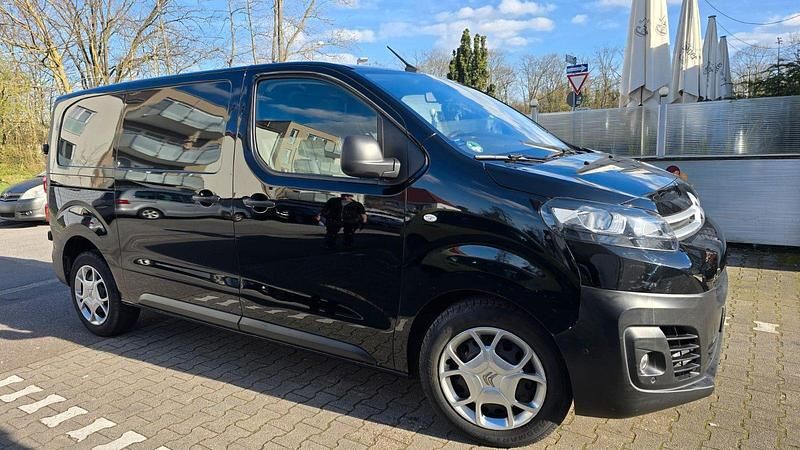 Second-hand Citroën Jumpy 122 CP (89 kW) 2021 Negru Monovolum