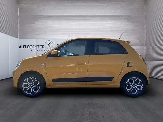 Używany Renault Twingo LIMITED 96 KM (70 kW) 2020 Biały Hatchback