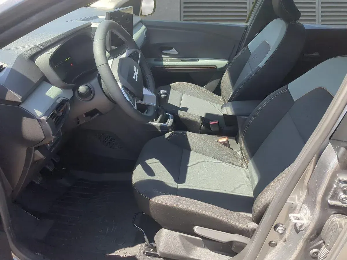 Neu Dacia Sandero Extreme 122 PS (89 kW) 2026 Dolomitgrau SUV