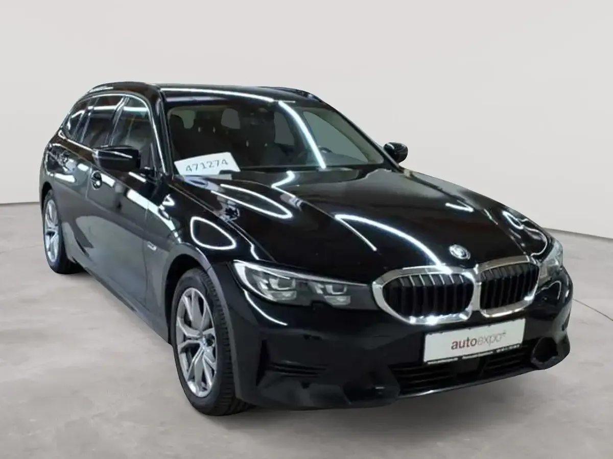 Gebraucht BMW 330 Sport Line 184 PS (135 kW) 2022 Kombi